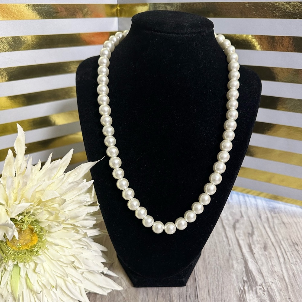 Sarah Coventry Classic Pearl Necklace
